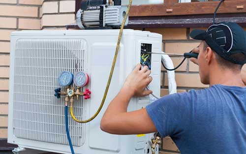 Técnicos en Reparación de Aire Acondicionado